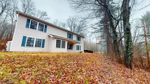 22 Doremus Ln, Montague, NJ 07827