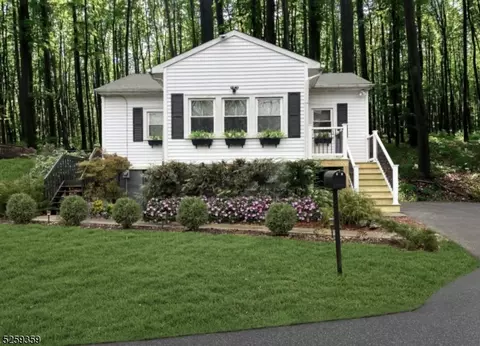 63 Thurmont Rd, Denville, NJ 07834