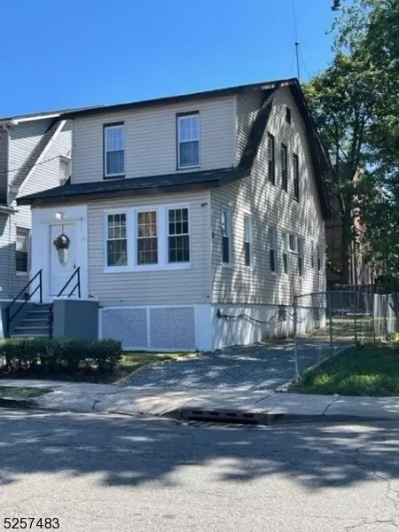 72 Rutgers St, Irvington, NJ 07111