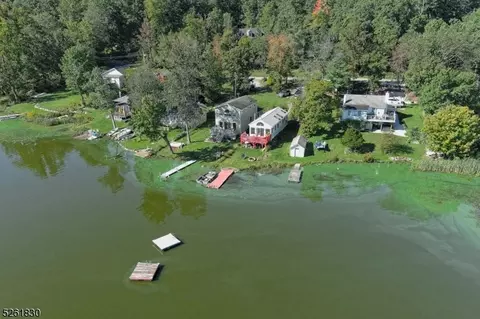 137 E Shore Lake Owassa Rd, Newton, NJ 07860