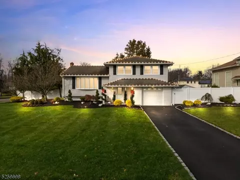 81 Roberts Rd, Clark, NJ 07066