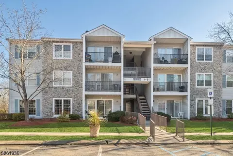 187 Robertson Way #187, Lincoln Park, NJ 07035