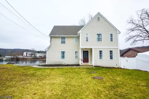 1 Winona Trl, Lake Hopatcong, NJ 07849
