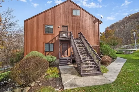 2 Big Sky Dr #5, Vernon, NJ 07462