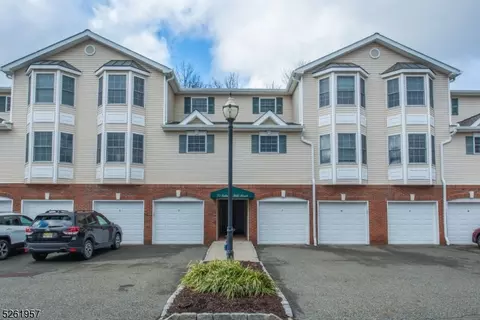 30 Federal Hill Rd #7, Pompton Lakes, NJ 07442