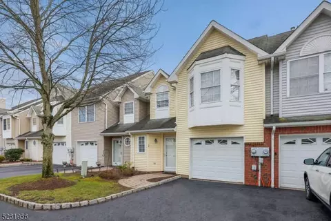 28 Angela Way, Berkeley Heights, NJ 07922