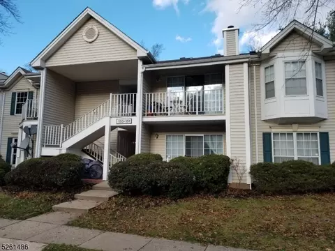 135 Sapphire Ln, Franklin Park, NJ 08823