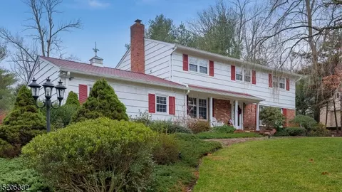 65 Spencer Ln, Watchung, NJ 07069