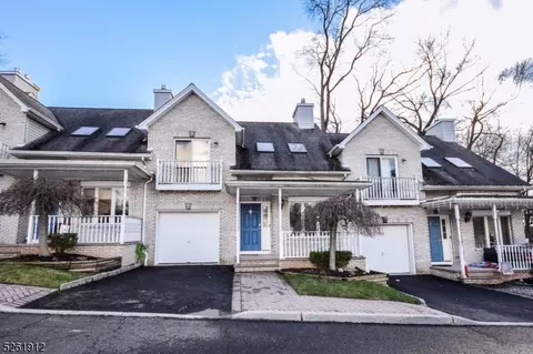 471 N Midland Ave #14, Saddle Brook, NJ 07663