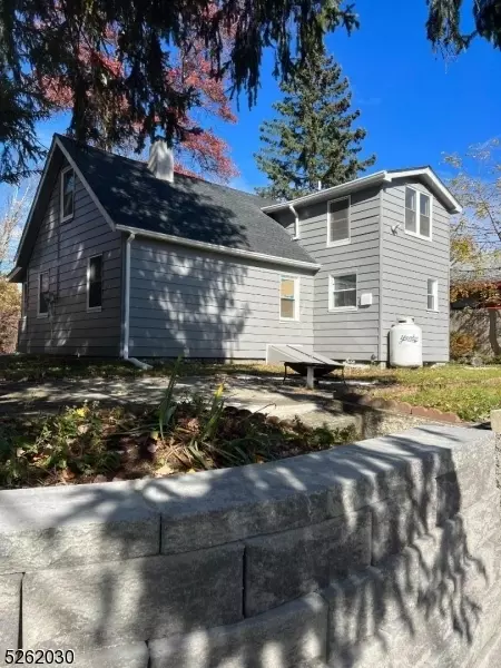 30 Passaic Dr, West Milford Twp, NJ 07421