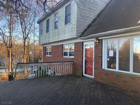5 Carmine Dr, Netcong, NJ 07857