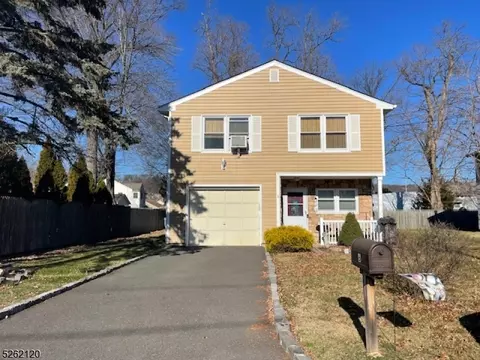 6 Whitney Dr, Middlesex, NJ 08846