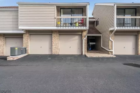 51 N Slope, Clinton, NJ 08809