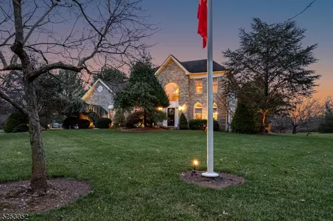 25 Saxon Way, Montgomery, NJ 08558