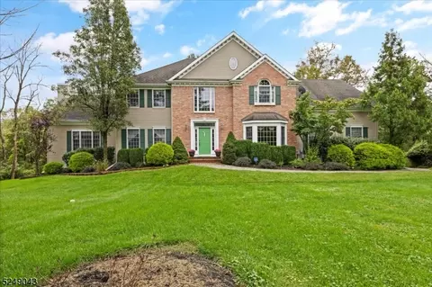 7 Magriet Rd, Readington Twp, NJ 08889