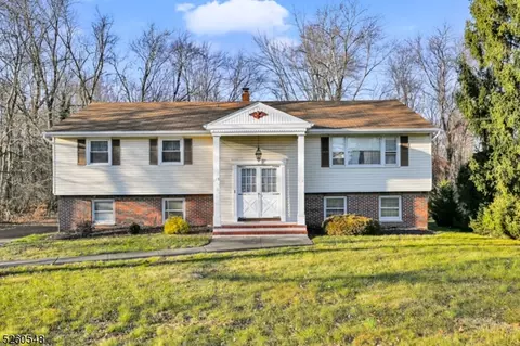 118 Whippany Rd, Whippany, NJ 07981