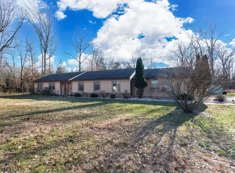29 Oxford Pl, Hillsborough, NJ 08844