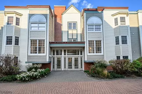 106 The Promenade, Edgewater, NJ 07020