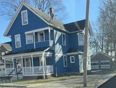 40 W Fairview Ave, Dover, NJ 07801