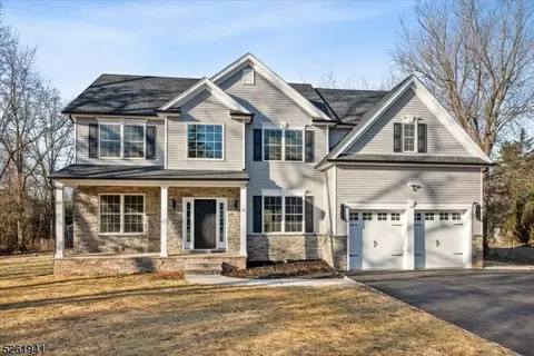111 Hillside Ave, Bridgewater, NJ 08807