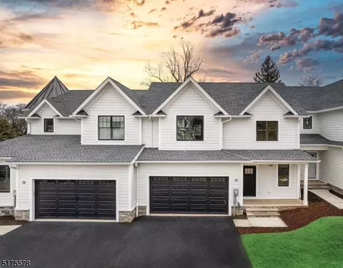 8 Park West Dr #402, Mountainside, NJ 07092