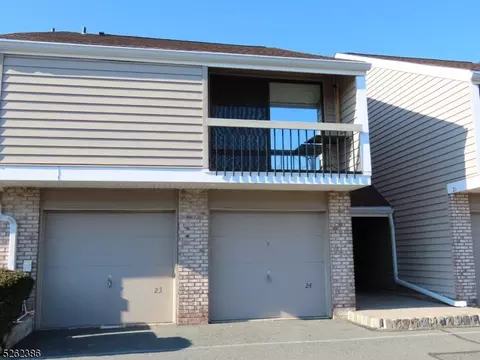 24 Crossway, Clinton, NJ 08809