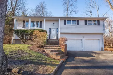 15 Hewlett Rd, Montville Twp, NJ 07082