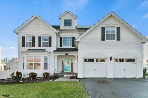 365 Stonehenge Dr, Phillipsburg, NJ 08865