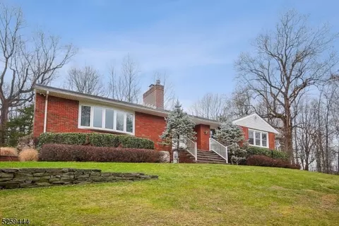 30 Gravel Hill Rd, Asbury, NJ 08802