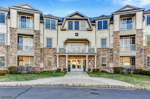 174 Victoria Dr, Bridgewater, NJ 08807