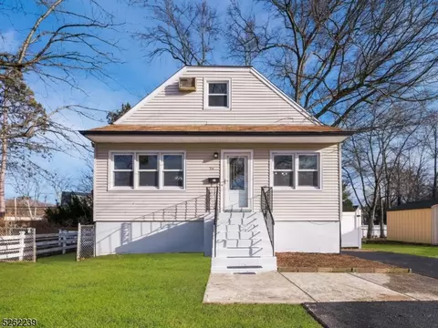 76 Fichter St, Bloomingdale, NJ 07403