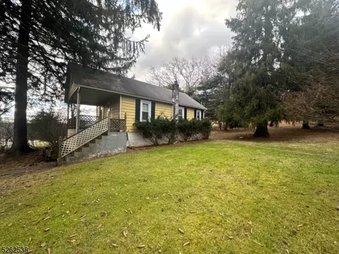 288 Belvidere Ave, Oxford, NJ 07863