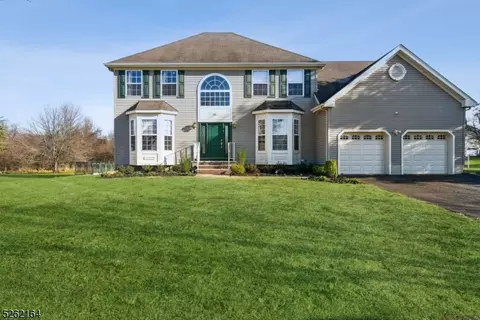 45 Crestwood St, Piscataway, NJ 08854