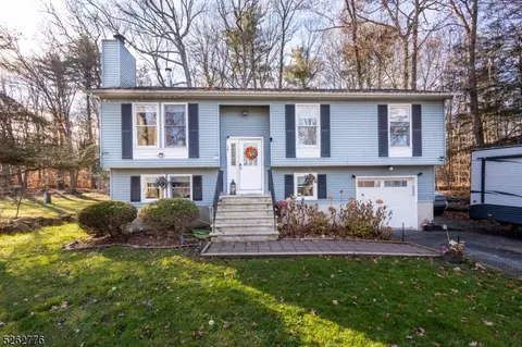 34 Alpine Ct, West Milford Twp, NJ 07421