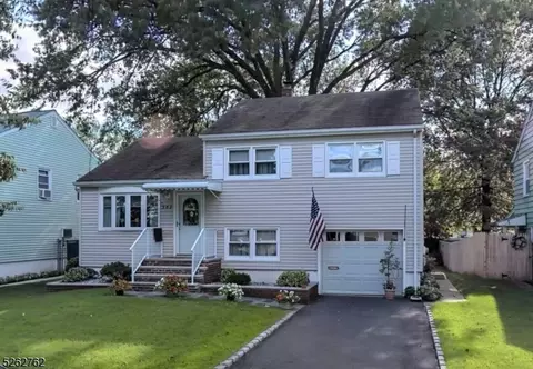 382 Lower Alden Dr, Rahway, NJ 07065
