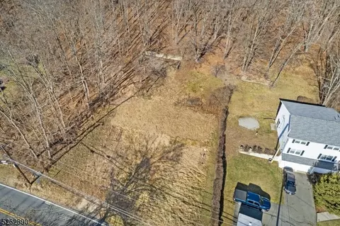 59 Swartswood Rd, Newton Town, NJ 07860