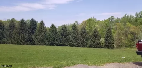 394 Hoffman Rd, Mansfield Twp, NJ 07865