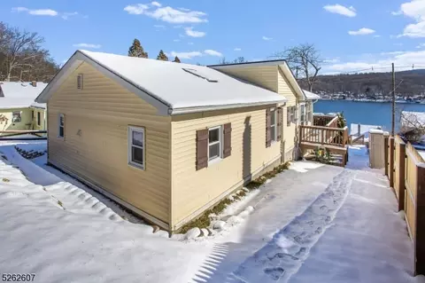 27 Lewis Ln, Belvidere, NJ 07823