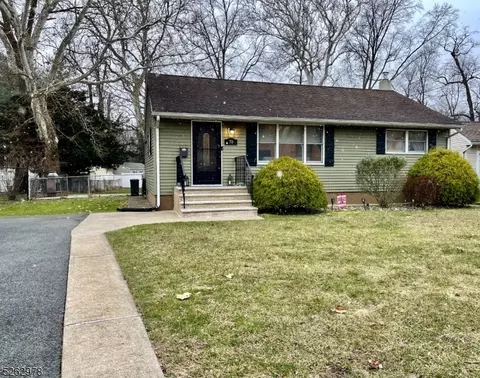 70 Fernwood Cres, Riverdale, NJ 07457
