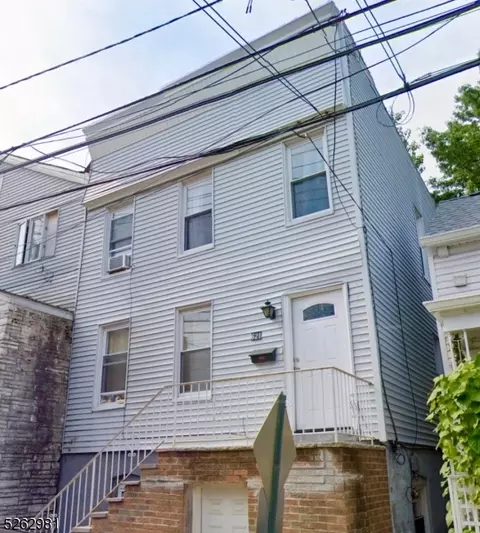 621 37th St, Union City, NJ 07087