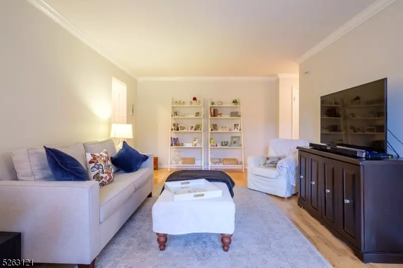 8 Foxwood Dr, Morris Plains, NJ 07950 14 Photos Movoto