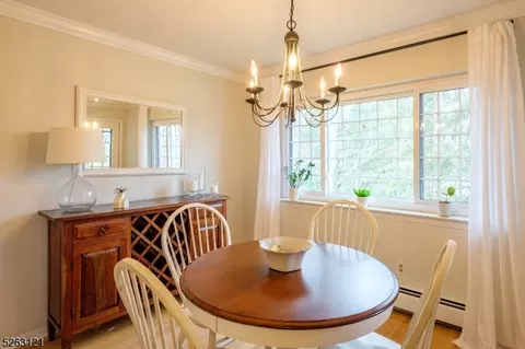 8 Foxwood Dr, Morris Plains, NJ 07950