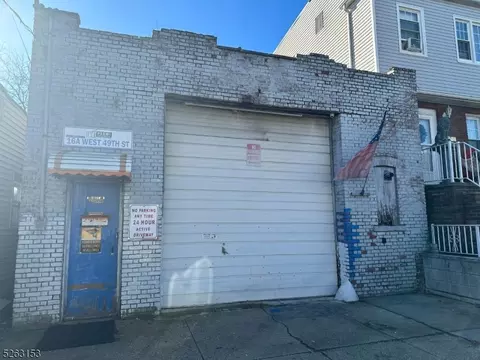 16 W 49th St, Bayonne City, NJ 07002