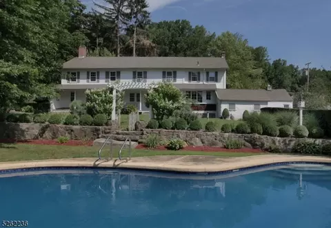 57 Bissell Rd, Lebanon, NJ 08833