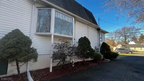 1756 Ratzer Rd, Wayne, NJ 07470 photo 2