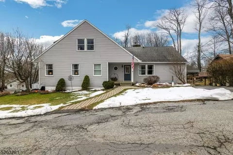 11 Muscotah Rd, Vernon Twp, NJ 07422