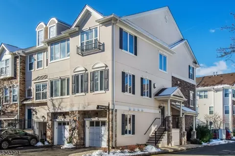 34 Carrington Pl, Clifton, NJ 07013