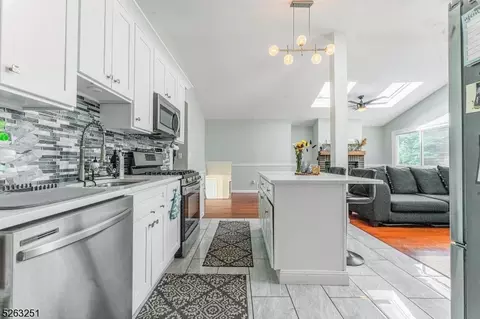 47 Pinewood Rd, Howell Twp, NJ 07731