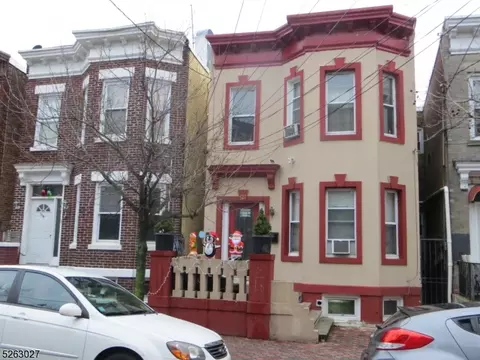 121 62nd St #2, West New York, NJ 07093