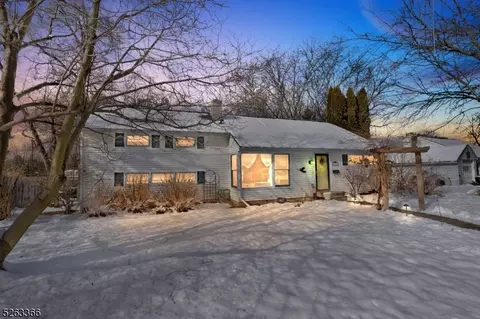 627 5th St, Belvidere, NJ 07823